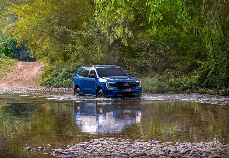 Giá xe Ford Everest tháng 7/2025, tặng Camera và Bảo hiểm vật chất - 2