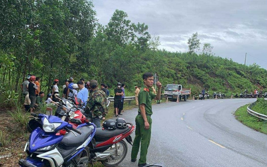 Hi hữu: Ngã xe máy bên đường, vô tình phát hiện thi thể nam giới cùng ngày tháng năm sinh - 1
