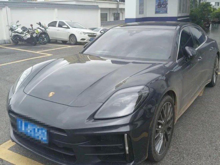 Porsche tiền tỷ "bốc hơi" từ hầm xe, kẻ trộm bị bắt chỉ nhờ một tin nhắn - 1