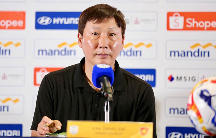 Họp báo U23 Việt Nam đấu U23 Philippines: HLV Kim Sang Sik "soi" U23 Indonesia - 4
