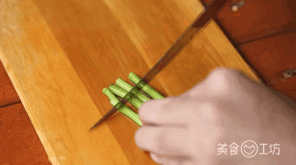 1 mớ rau muống làm thành 2 món, bí quyết tiết kiệm mà vẫn ngon hết sẩy - 2