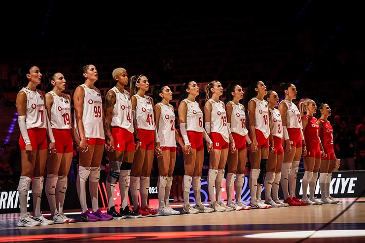 Nỗi buồn của các cô gái Thổ Nhĩ Kỳ sau trận