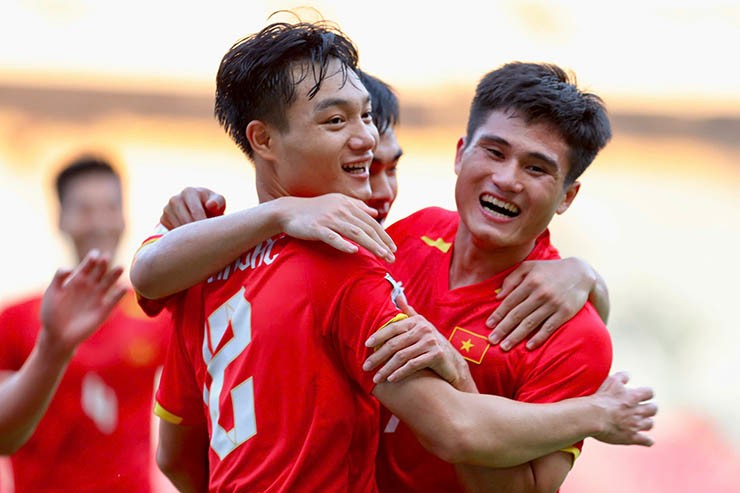 Họp báo U23 Việt Nam đấu U23 Philippines: HLV Kim Sang Sik "soi" U23 Indonesia - 5