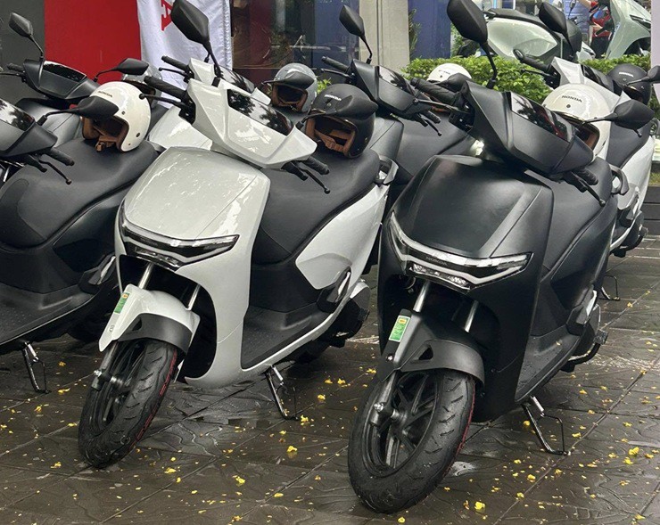 Giá xe máy điện Honda cập nhật cuối tháng 7/2025: Chênh cao 4 triệu đồng! - 2