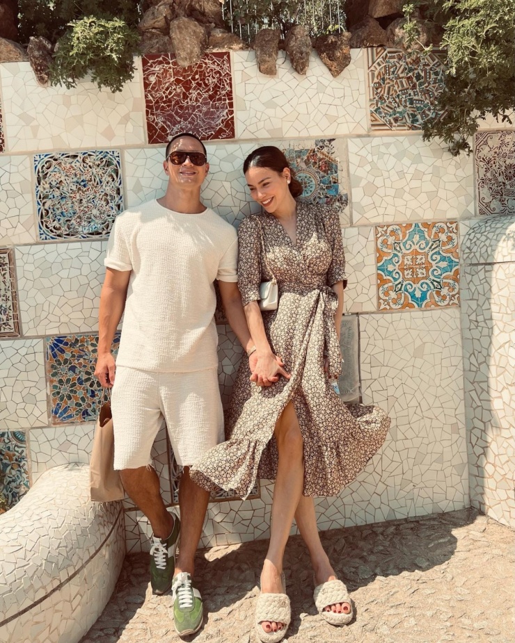 Mỗi lần vi vu châu Âu, Hồ Ngọc Hà - Kim Lý luôn đầu tư trang phục street style đồng điệu.