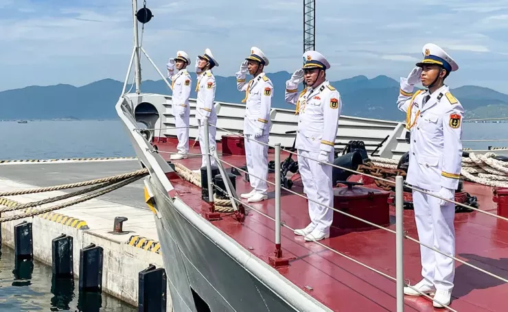 Đồng thời, bảo đảm an toàn tuyệt đối trong suốt quá trình thực hiện nhiệm vụ; tổ chức tốt công tác hậu cần, kỹ thuật, nhất là bảo đảm tình trạng kỹ thuật của tàu, thuyền, trang bị, khí tài trong quá trình luyện tập và tham gia diễu binh.