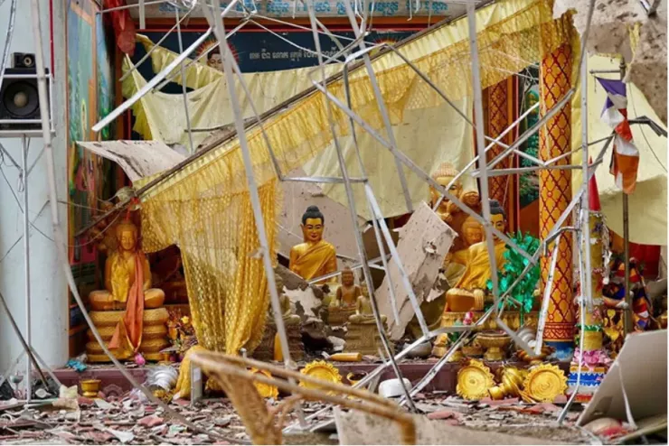 Campuchia cho rằng Thái Lan tấn công vào các ngôi làng và đền chùa ở Campuchia. Ảnh: KHMER TIMES