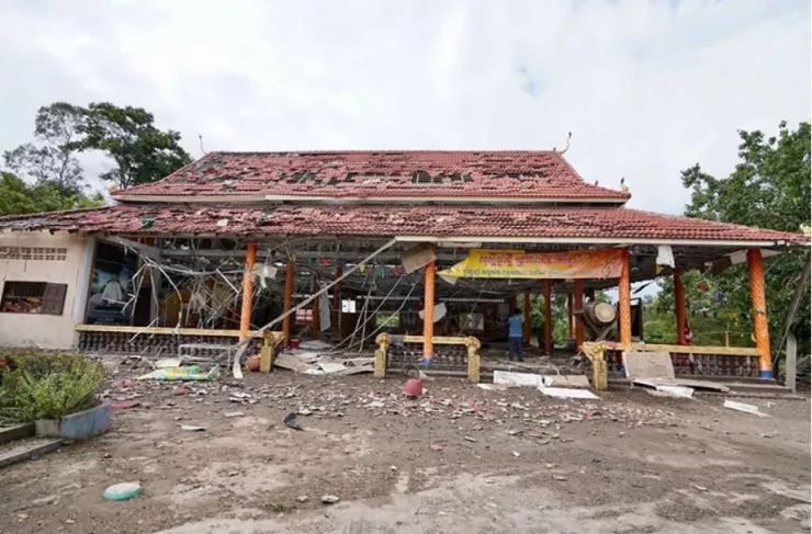 Hình ảnh được cho là do Thái Lan nhắm hỏa lực vào các ngôi làng của Campuchia. Ảnh: KHMER TIMES