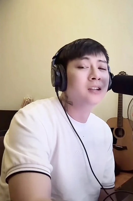 Hoài Lâm thông báo trở lại với sân khấu sau chuỗi ngày im hơi lặng tiếng.