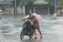 Miền Bắc mưa dông rải rác trước khi nắng nóng gay gắt