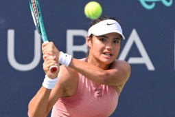 Hấp dẫn ATP & WTA 500: Mỹ nhân Raducanu đoạt vé bán kết, Medvedev thua sốc