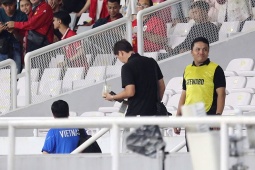 HLV Kim Sang Sik bỏ về khi U23 Indonesia gỡ hòa trước U23 Thái Lan