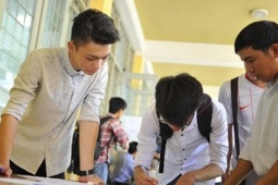 Xét tuyển đại học năm 2025: Không nên  bỏ hết trứng vào một giỏ 