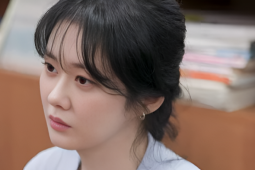 Jang Nara áp lực vì khuôn mặt trẻ con dù đã 44 tuổi