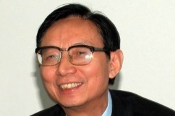 Tỷ phú khởi nghiệp muộn, đạt đỉnh cao ở tuổi 72 rồi rơi vào vực sâu lúc 82 tuổi