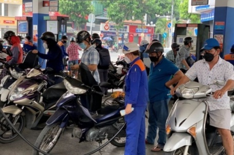 Giá xăng Việt sẽ tiếp tục giảm mạnh?