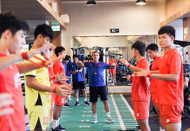 Như thông tin trước đó, sau khi chính thức giành vé vào chung kết giải U23 Đông Nam Á 2025, U23 Việt Nam không ra sân tập luyện như kế hoạch ban đầu.