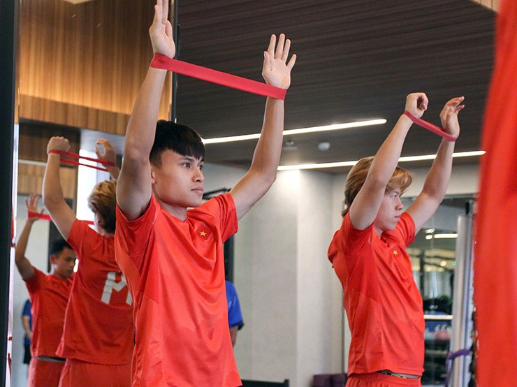 Thay vào đó, HLV Kim Sang Sik cho các học trò nghỉ ngơi hoàn toàn trong buổi sáng ngày 26/7.