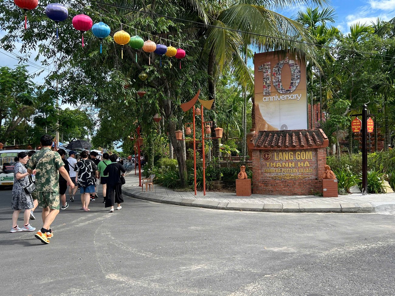 Du khách say mê nơi đất và lửa kể chuyện làng gốm 500 năm - 1