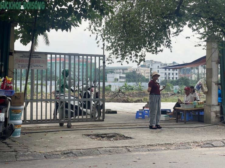 Hà Nội: Vỉa hè nơi cô gái bị người bán trà đá xua đuổi giờ ra sao? - 6