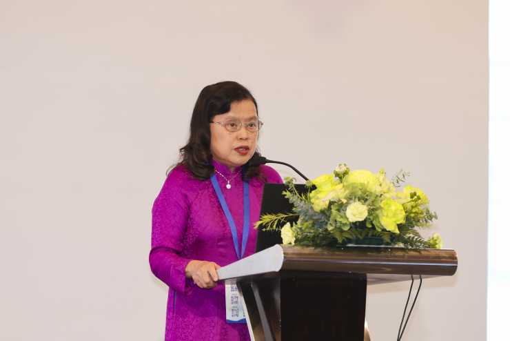 PGS.TS Nguyễn Thị Xuyên - Chủ tịch Tổng hội Y học Việt Nam phát biểu.