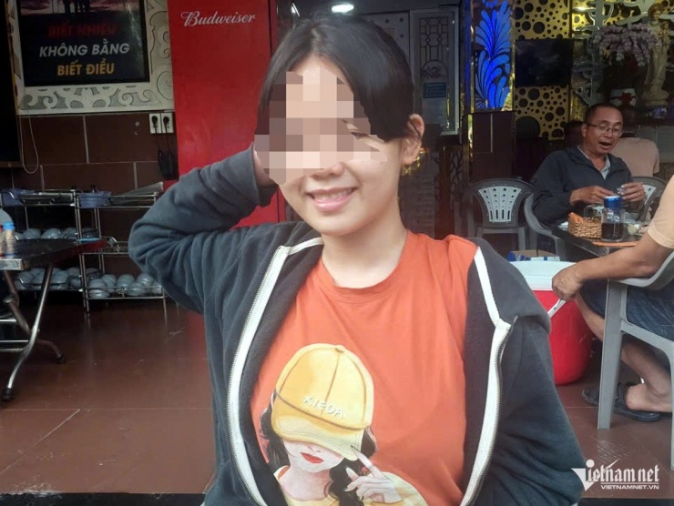 Bé gái 13 tuổi trong vụ việc. Ảnh: T.D.