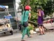 Cô ruột hành hung cháu trai do không bán hết vé số