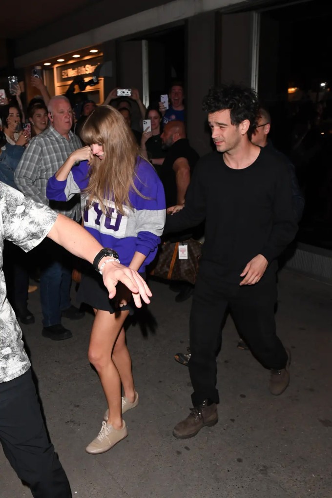 Taylor Swift và Matty Healy hẹn hò đầu năm 2023. Ảnh: GC