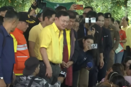 Ông Thaksin thăm tỉnh biên giới, bác đồn đoán xung đột xuất phát từ mâu thuẫn với ông Hun Sen
