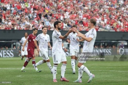 Fernandes lập siêu phẩm vào lưới West Ham, lu mờ  " bom tấn "  Cunha - Hojlund