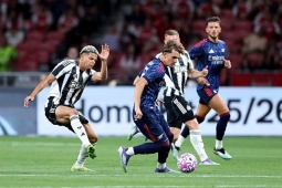 Cậu bé 15 tuổi của Arsenal nhảy múa như Yamal, làm khổ dàn sao Newcastle