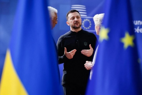 NÓNG trong tuần: Chịu sức ép lớn, ông Zelensky đảo ngược quyết định quan trọng