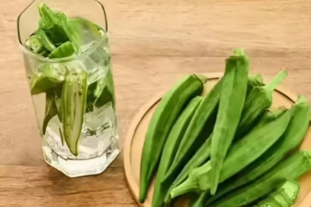 Ngâm đậu bắp từ tối để sáng uống giảm cân, ổn định đường huyết