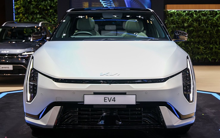 Sedan thuần điện KIA EV4 ra mắt Đông Nam Á - 2