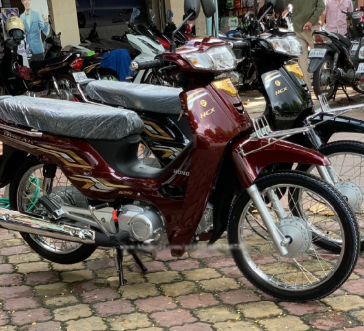 Huyền thoại 2025 Honda Dream rao bán hơn 2.000 USD ở Campuchia - 7