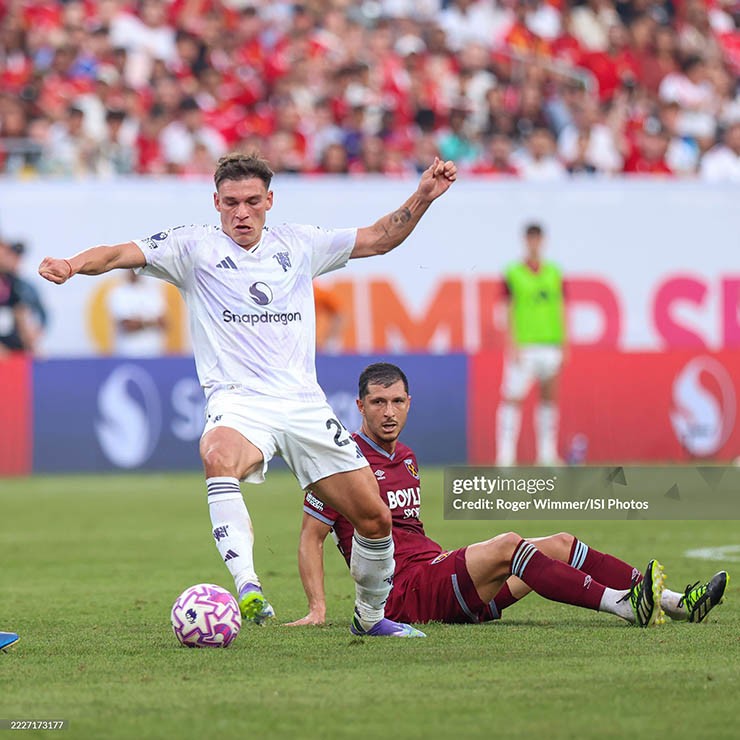 Ugarte chơi tốt trước West Ham