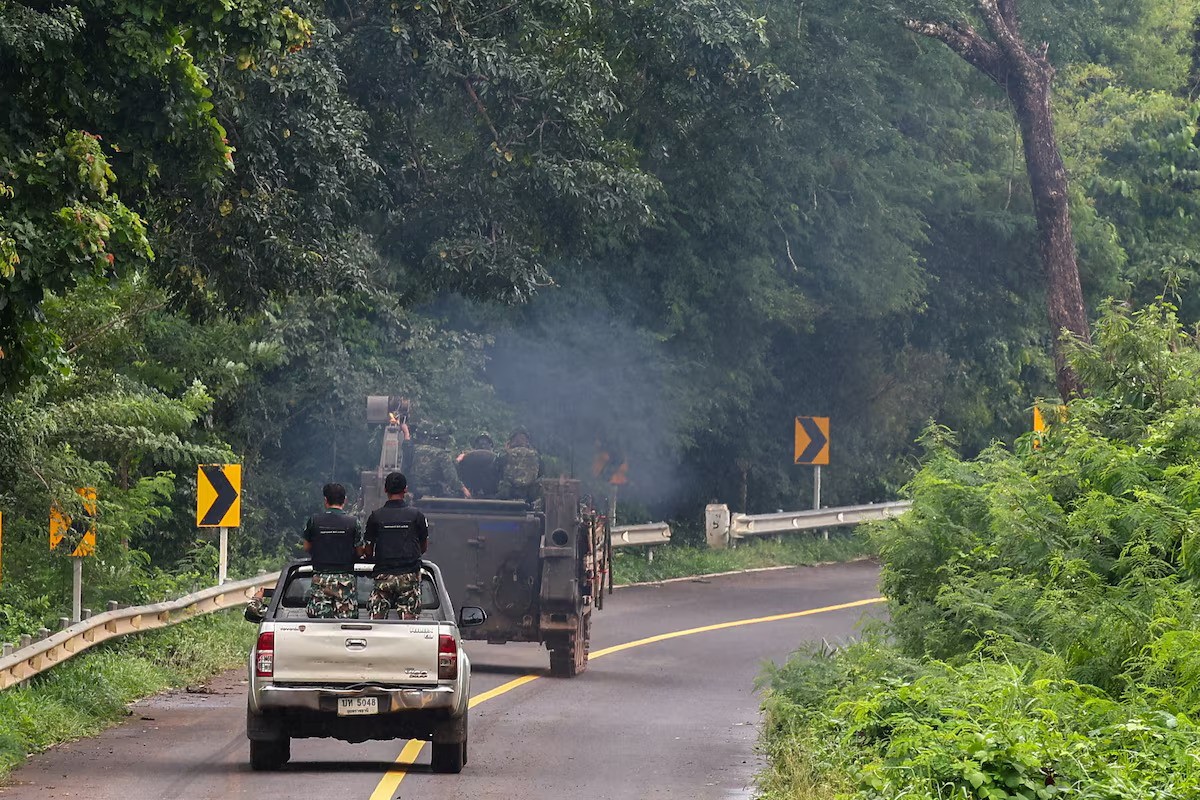 Lực lượng Thái Lan ở tỉnh Sisaket, giáp Campuchia (ảnh: Reuters)