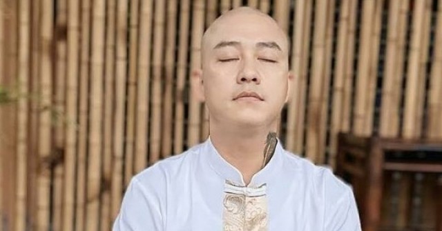 Ca sĩ Tuấn Hưng quy y