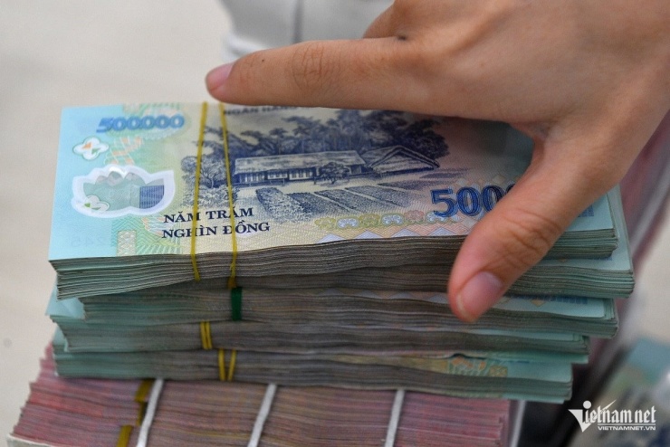 Chuyên gia đề nghị xem xét bỏ mức thuế suất 35%. Ảnh: Nam Khánh