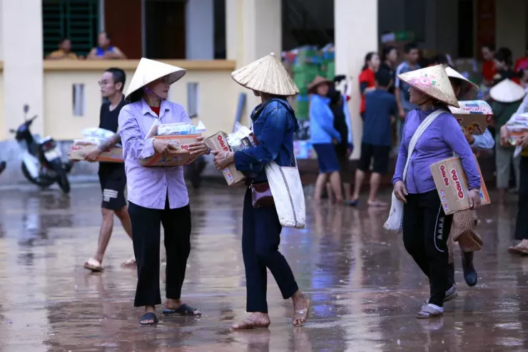 Những hình ảnh thấm đẫm tình người sau lũ ở miền Tây Nghệ An - 6