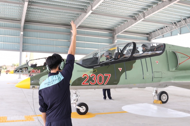 Đội hình Su-30MK2 &#39;rèn gió luyện mây&#39; cho ngày 2/9 lịch sử - 12