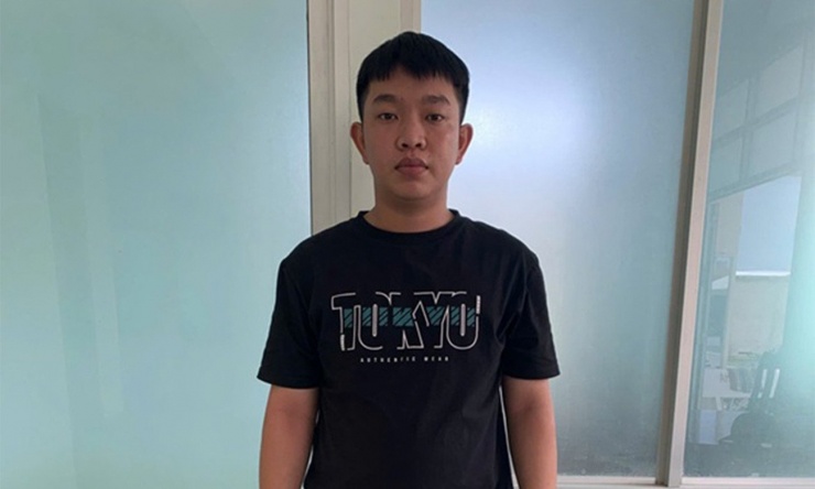 Nghĩa tại cơ quan công an. Ảnh Công an Đồng Tháp.