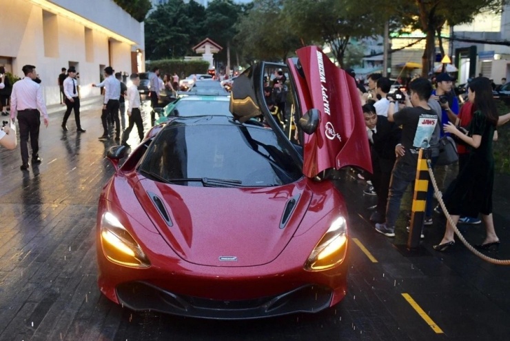 Cường Đôla và Đàm Thu Trang kỷ niệm 6 năm cưới - 7