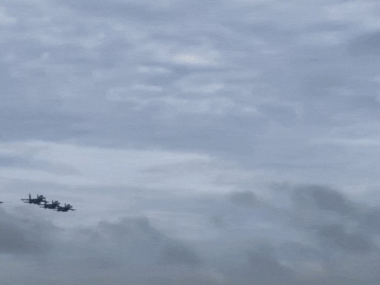 Đội hình Su-30MK2 'rèn gió luyện mây' cho ngày 2/9 lịch sử