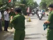 Bị cự tuyệt tình cảm, người đàn ông cầm dao đâm vợ hờ rồi tự tử