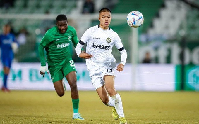 Chung Đỗ từng là tiền vệ hàng đầu của Slavia Sofia