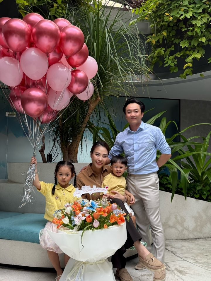 Cường Đôla và Đàm Thu Trang kỷ niệm 6 năm cưới - 1