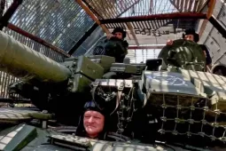 Xe bọc thép trở lại chiến trường, Nga tăng áp lực ở Donetsk