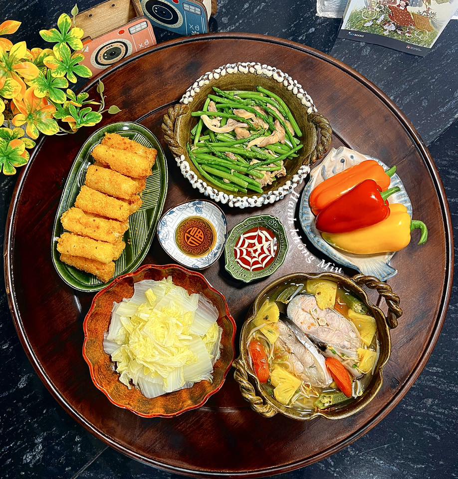 Nem hải sản - Đậu xào gà - Cải thảo luộc -&nbsp;Canh cá nấu&nbsp;chua&nbsp;