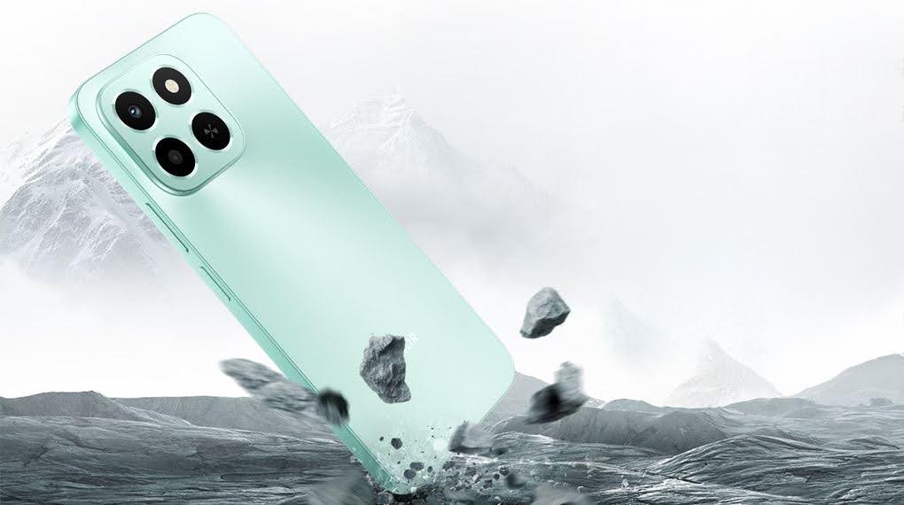 Dù là nắng, mưa hay những cú va chạm bất ngờ, HONOR X6c vẫn vững vàng như một chiến binh thầm lặng